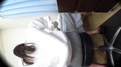 「これはヤバい…」童顔ハイクラスJ●地下アイドル 健康診斷(改) 超美貧乳おっぱいを公認揉み