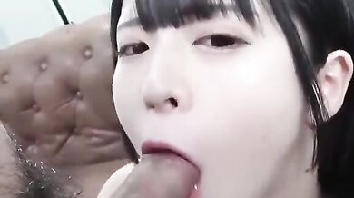 大奶兔牙妹子口交肉棒