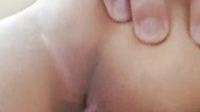 超近拍妹子嫩屄被炮友肉棒認真抽插