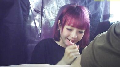 貧乳ポニーテールちゃんの車内フェラ