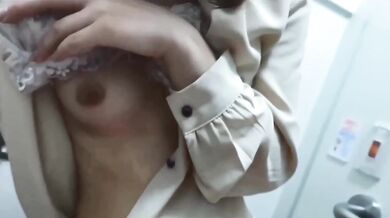 日本人少女の同級生が帰宅