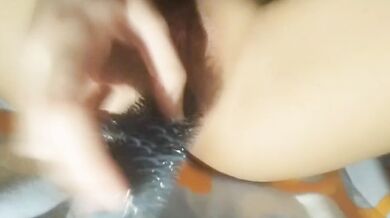 メス犬用ブラシで自慰行為