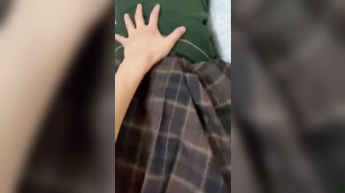 上海小學妹被邪惡叔叔包養幹的面目扭曲洗澡做愛換衣全洩密