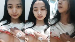 少婦露奶發騷