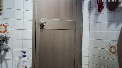 偷拍二堂姐洗澡