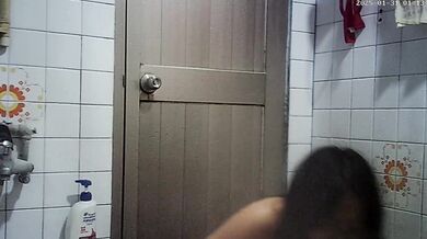 偷拍二堂姐洗澡