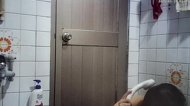 偷拍二堂姐洗澡