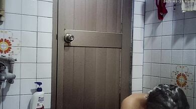 偷拍二堂姐洗澡