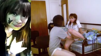 Bạn gái phản chủ Crystal Lo (La Hiểu Quân) bị rò rỉ clip nội y 4 - Đẩy lên giường cởi áo đùa nghịch