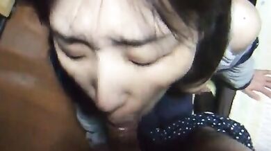 Cô vợ hiền lành dịu dàng cho chồng xuất tinh trong miệng