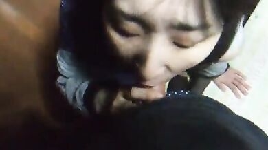 Cô vợ hiền lành dịu dàng cho chồng xuất tinh trong miệng