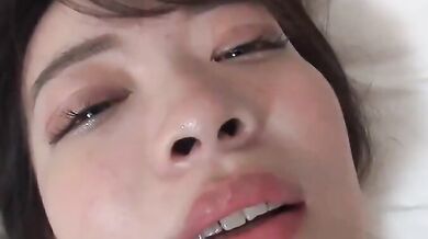 Vừa quan hệ với cô gái gợi cảm, tắm xong lại tiếp tục, lên giường lại làm thêm