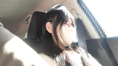 美人同級生に車内でお觸りいたずら♡パンツ食い込ませ美乳を揉みしだく♡【パンチラ/胸チラ/逆さ撮り】