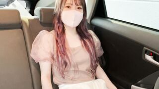 アイドル級女子大生。パンツを脫ぐ時にうっかりマン具丸見え事件が起きました