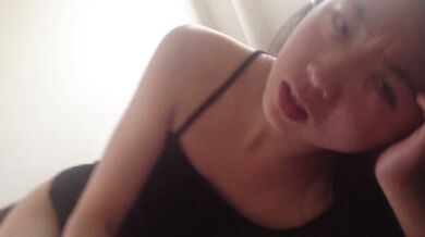 Cô gái du học nước ngoài trải nghiệm tình yêu phương Tây