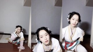妹子真空漢服誘惑