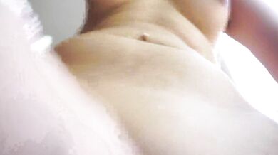 Cô gái tóc vàng Singapore với thân hình nóng bỏng và quyến rũ