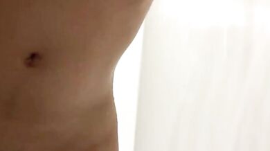 妹子澡後和男友視訊