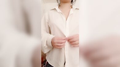 巨乳兔牙妹妹捏奶揉奶