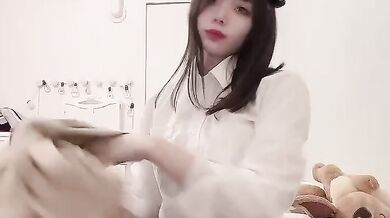 可愛日本妹子揉奶1