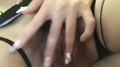 大奶騷妹愛摳穴玩自拍