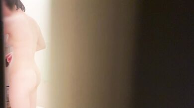 民家風呂で激写!ショートヘア美女の全裸を撮影!彼氏持ちなのに!申し訳なさすぎてネット公開します。