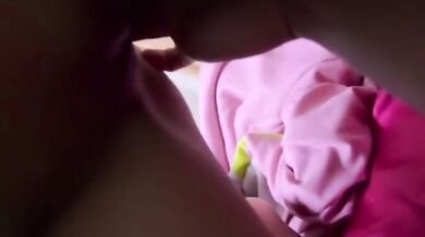 馬來西亞18嵗騷逼穿著睡衣口交