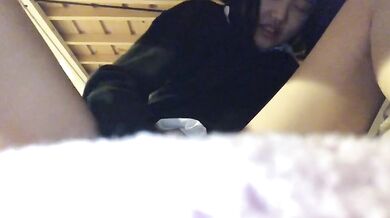 日本兔牙高中妹宿舍自慰1