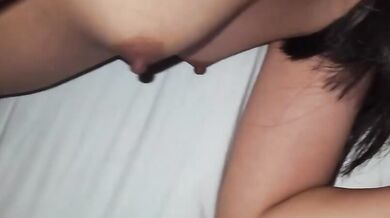 騷逼母狗前女友主動撅起翹臀被大屌後入爆操