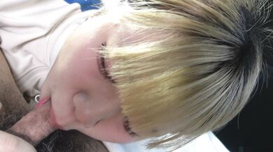 フェラチオ口内発射(若さあふれる鼓ちゃん)