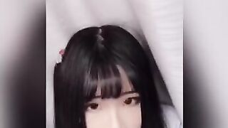 584163085
