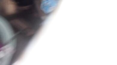 偷拍美女洗澡差點被發現