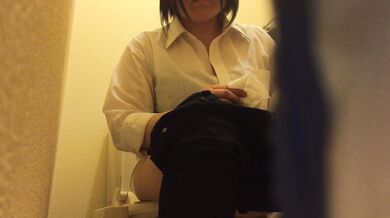 デブのトイレ　食い込み