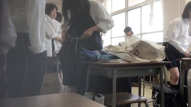 女子高生の着替え [2]