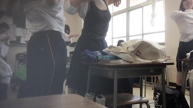 女子高生の着替え [2]