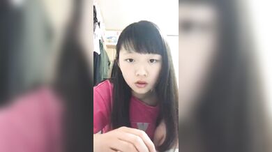 可愛大學妹妹和男友視訊自摸