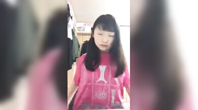 可愛大學妹妹和男友視訊自摸