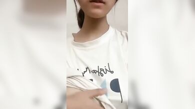 可愛大學生妹妹擁有漂亮大奶子