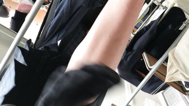 女子高生の着替え [3]