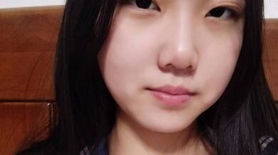 白網騷貨床上假屌自慰