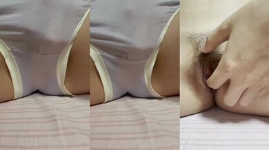 貧乳少女床上摳穴自慰