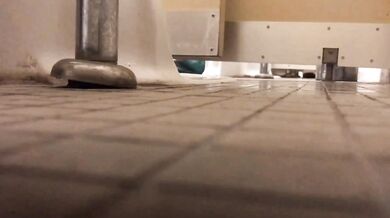 日本高中女生廁拍體育館1