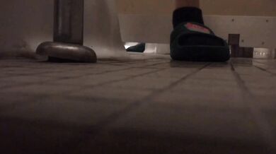 日本高中女生廁拍體育館1