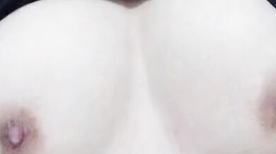 大奶妹妹玩奶自拍1