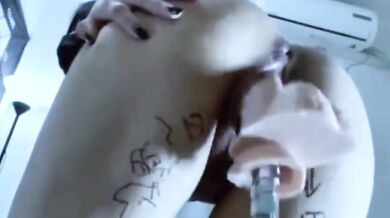 騎假屌機高潮噴水