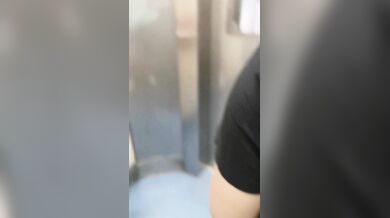 Singapore upskirt [2]