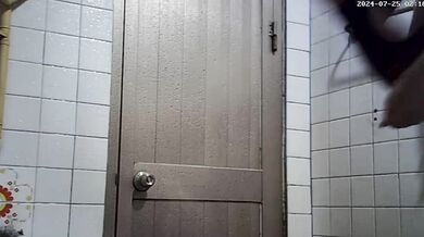 偷拍小隻馬表妹洗澡2