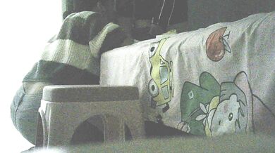 商場美女收銀員上班時間躲在角落偷吃雞吧被射的滿嘴精子後繼續上班