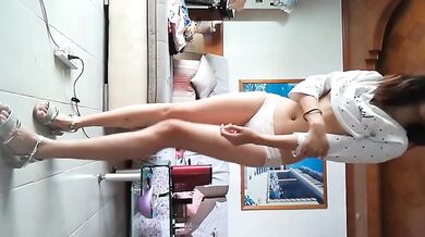 Beijing beauty shows her pussy to her boyfriend