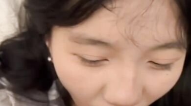 湖南長沙清純妹子 劉佳螢 和精神小夥男友酒店開房 JK白絲深喉口交女上騎乘 被調教成聽話母狗！